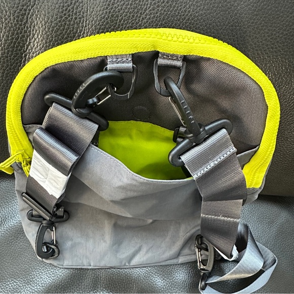 NWT Timbuk2 Spark Mini Pack (gray) - Picture 8 of 9